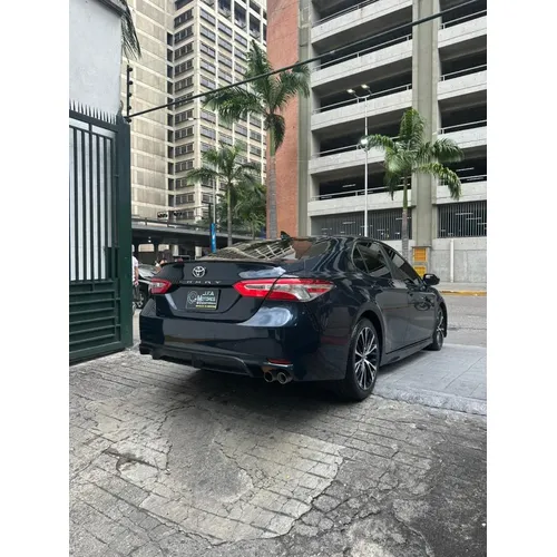 Toyota Camry SE 2020 Azul Caracas