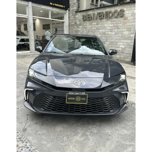 Toyota Camry SE 2025 Gris Caracas