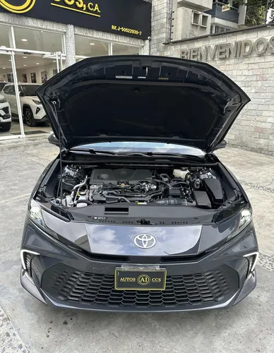 Toyota Camry SE 2025 Gris Caracas