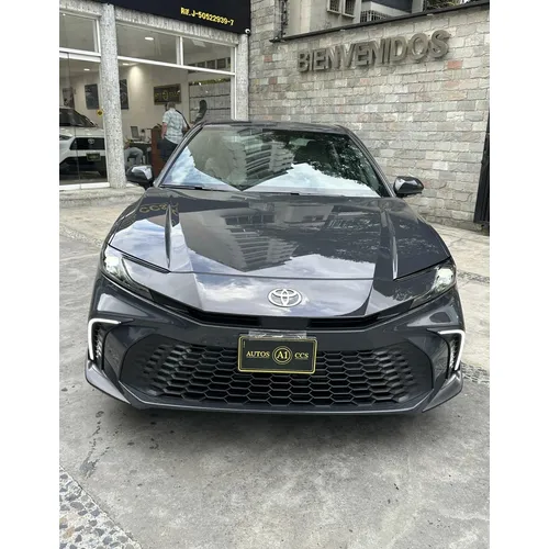 Toyota Camry SE 2025 Gris Caracas