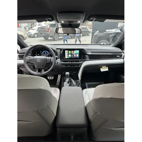 Toyota Camry SE 2025 Gris Caracas