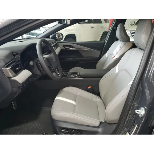 Toyota Camry SE 2025 Gris Caracas