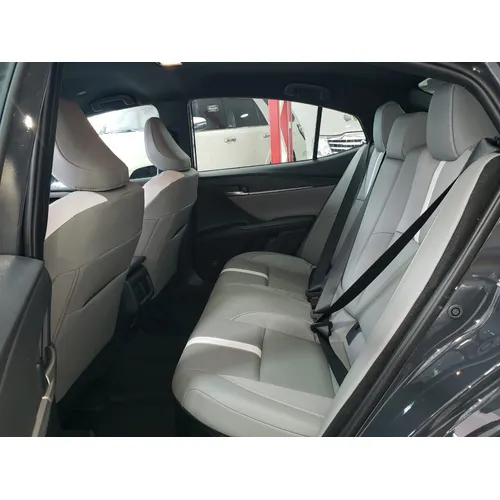 Toyota Camry SE 2025 Gris Caracas