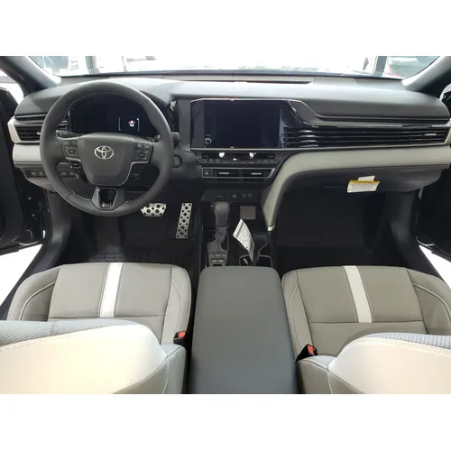 Toyota Camry SE 2025 Gris Caracas