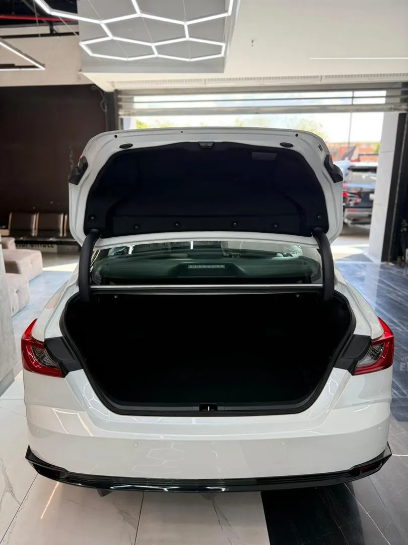 Toyota Camry Sport 2025 Blanco Caracas