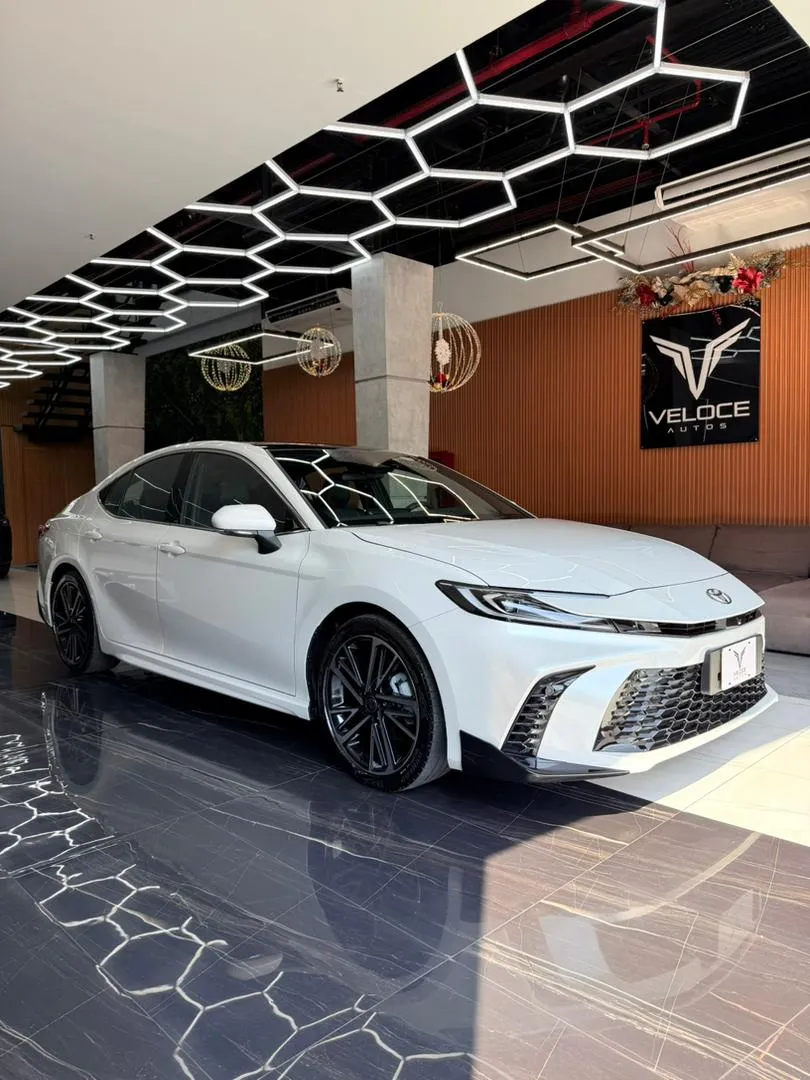 Toyota Camry Sport 2025 Blanco Caracas