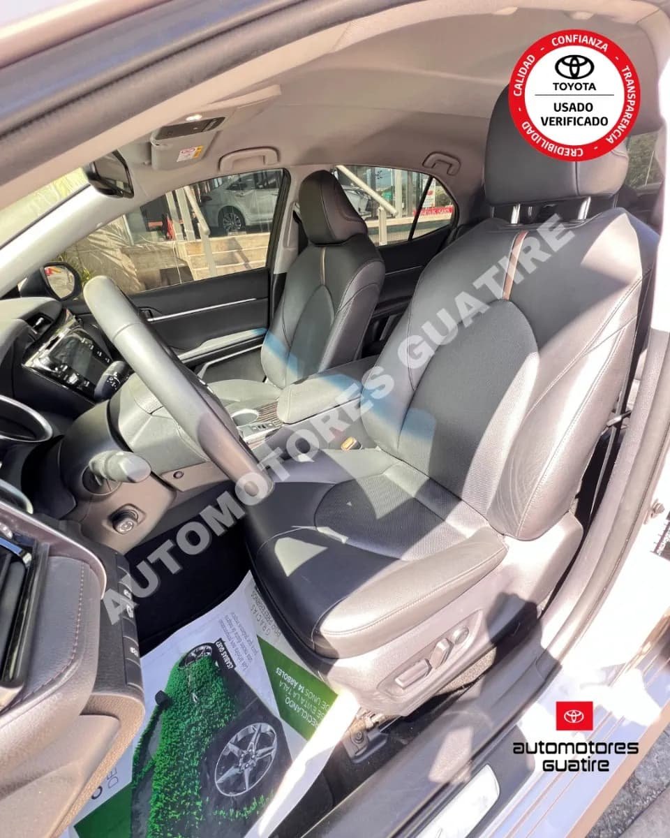Toyota Camry V6 2021 Gris
