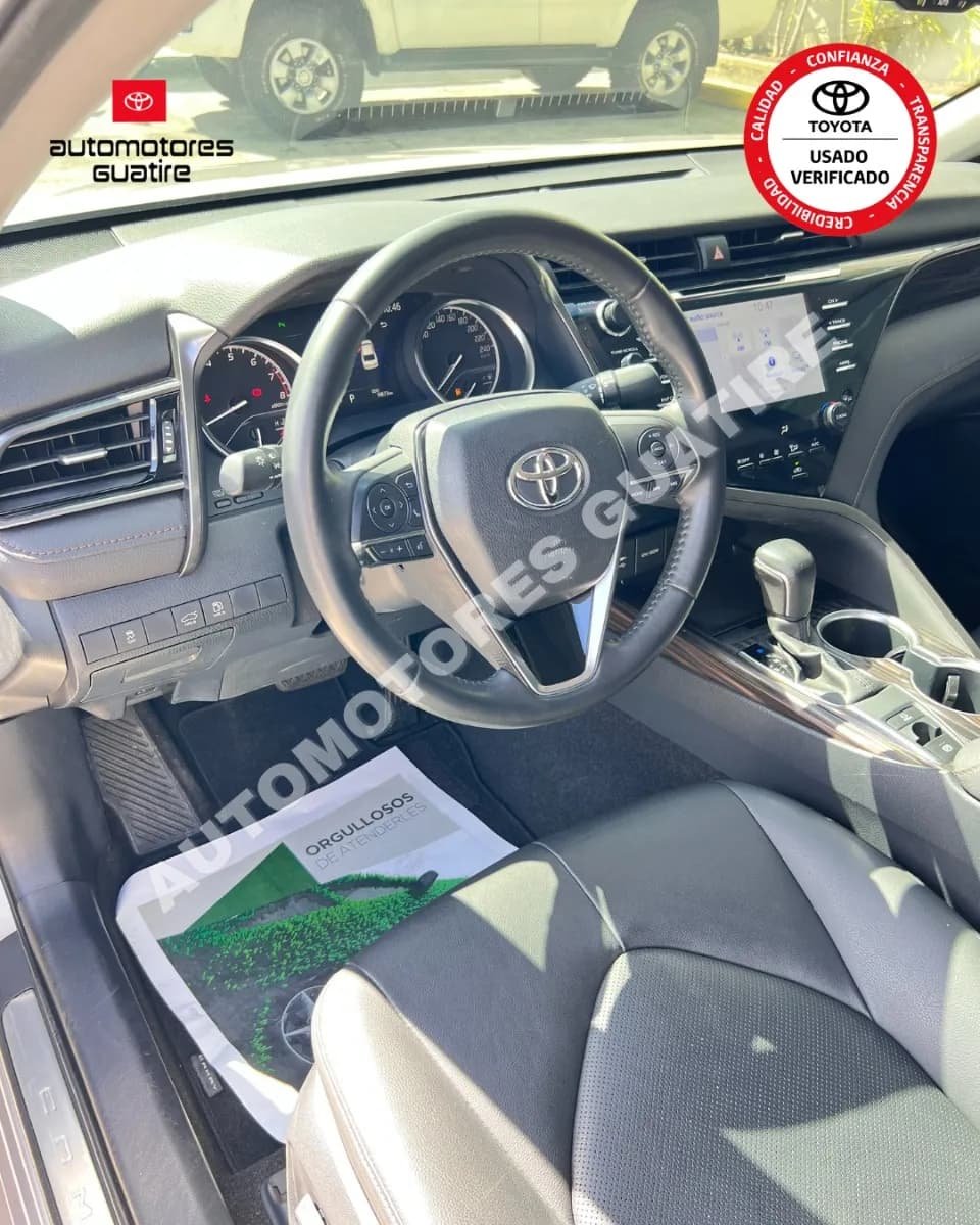 Toyota Camry V6 2021 Gris