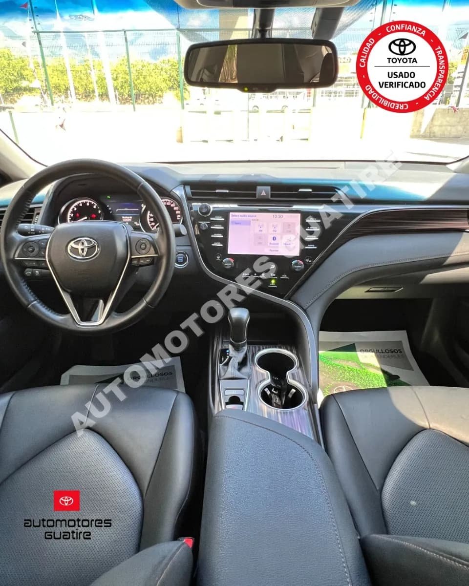 Toyota Camry V6 2021 Gris