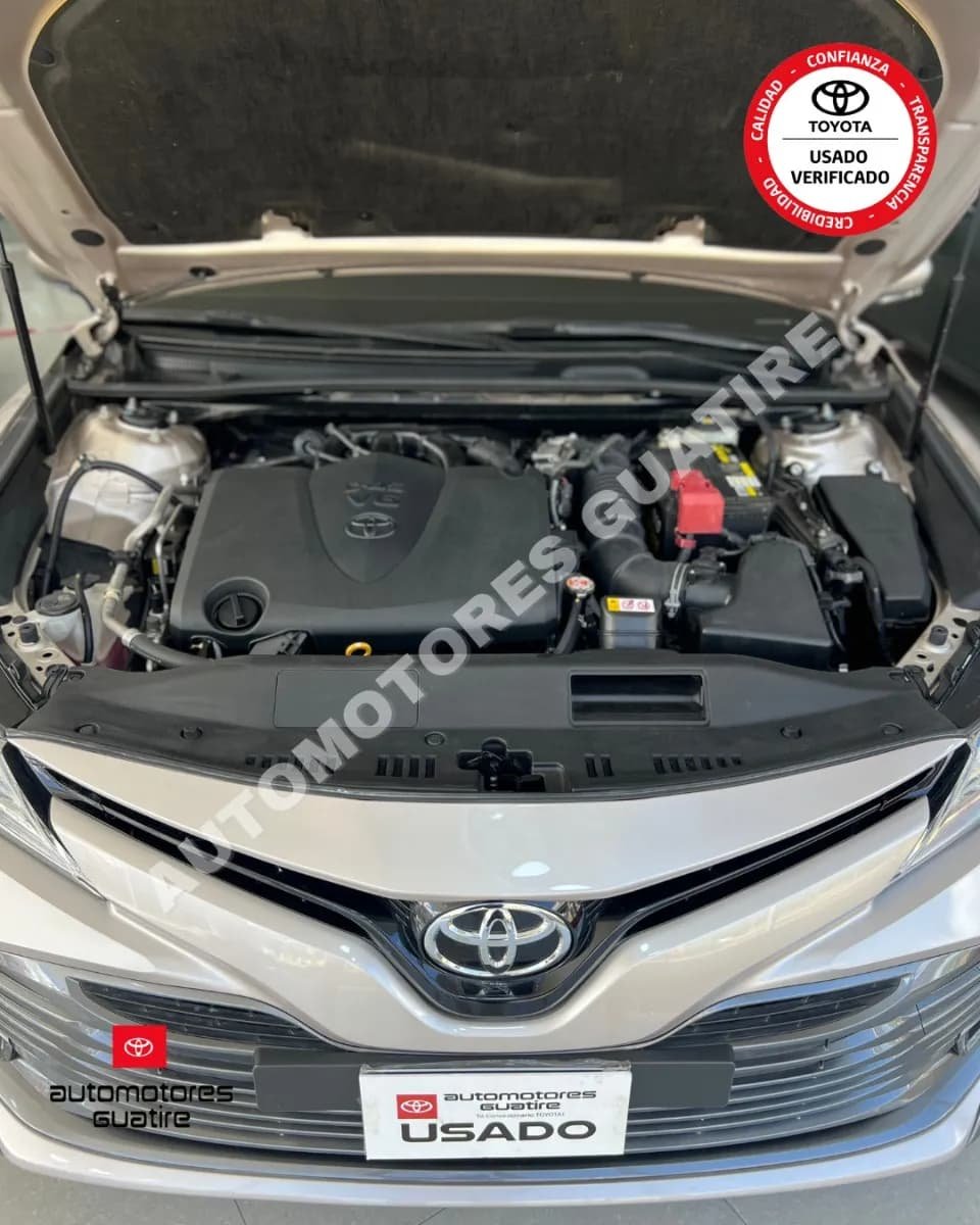 Toyota Camry V6 2021 Gris