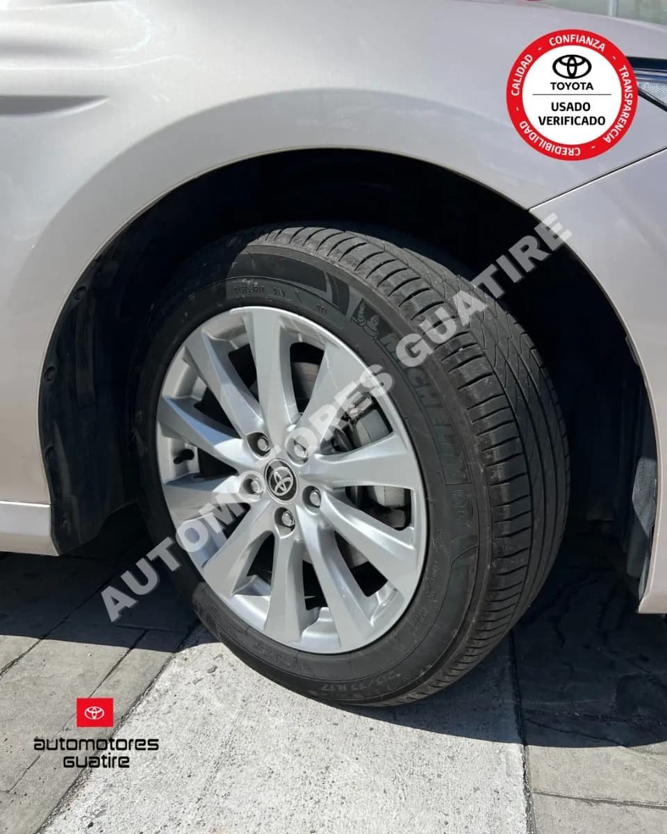 Toyota Camry V6 2021 Gris