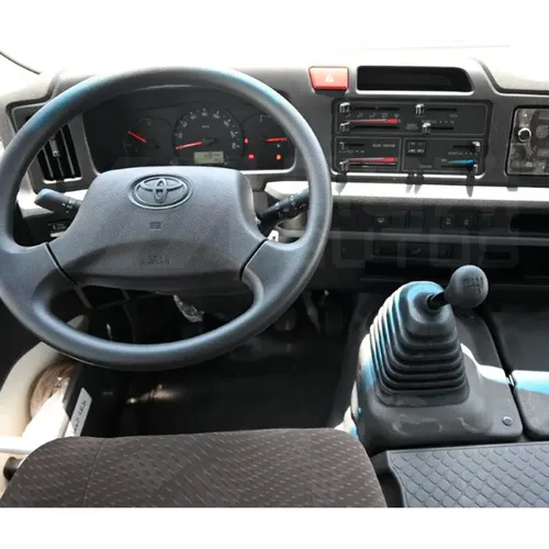 Toyota Coaster 2026 Blanco Caracas