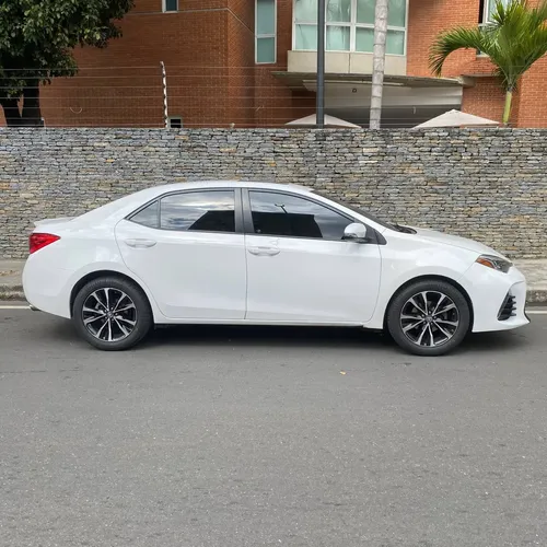 Toyota Corolla 2018 Blanco Caracas