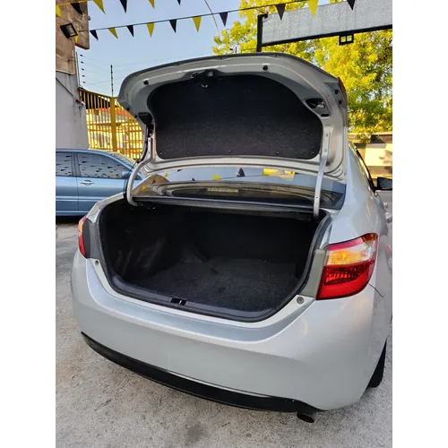 Toyota Corolla 2015 Plateado Caracas