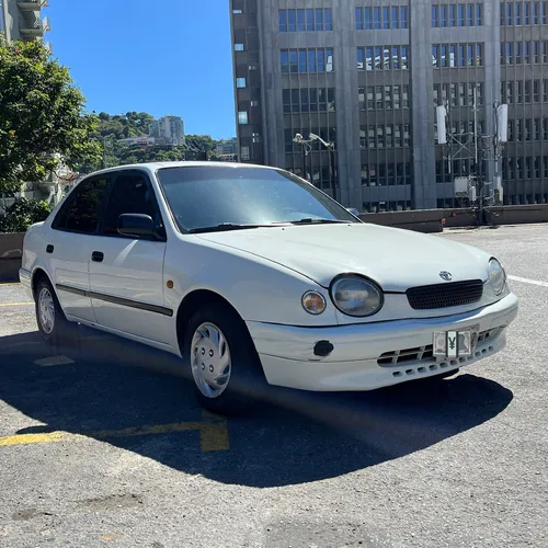 Toyota Corolla 2000 Blanco Caracas