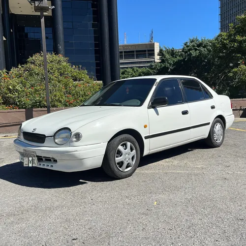 Toyota Corolla 2000 Blanco Caracas