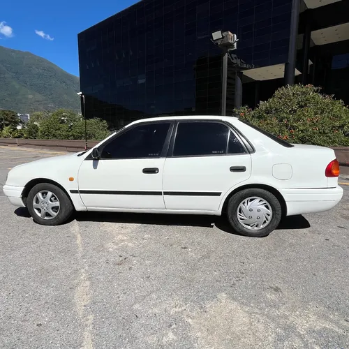 Toyota Corolla 2000 Blanco Caracas