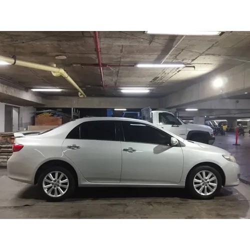 Toyota Corolla 2010 Plateado Caracas