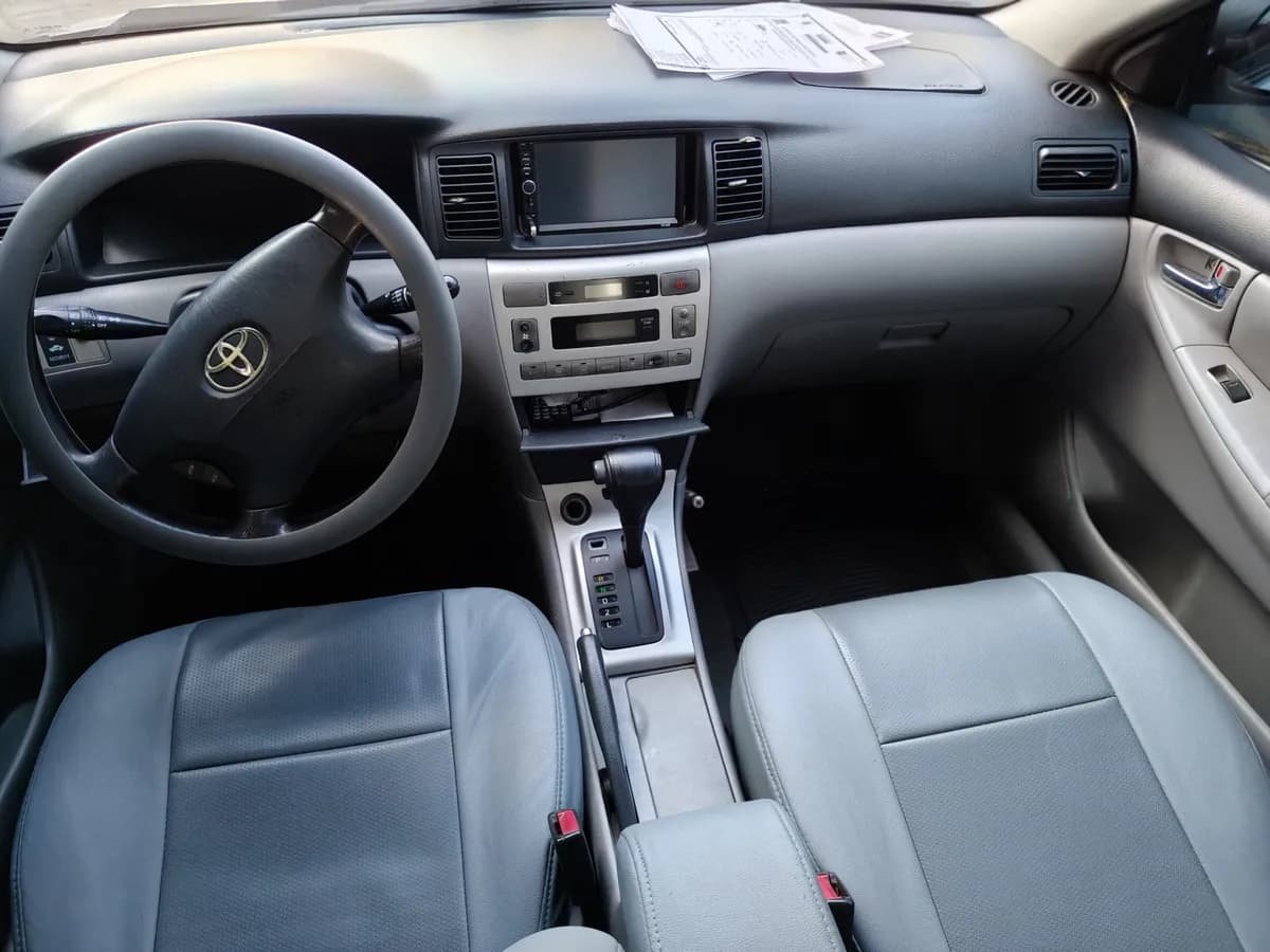 Toyota Corolla 2008 automático Plateado