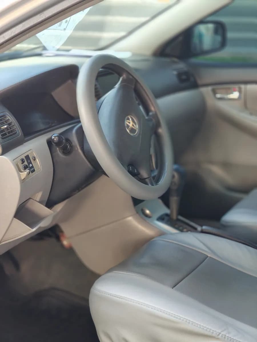 Toyota Corolla 2008 automático Plateado