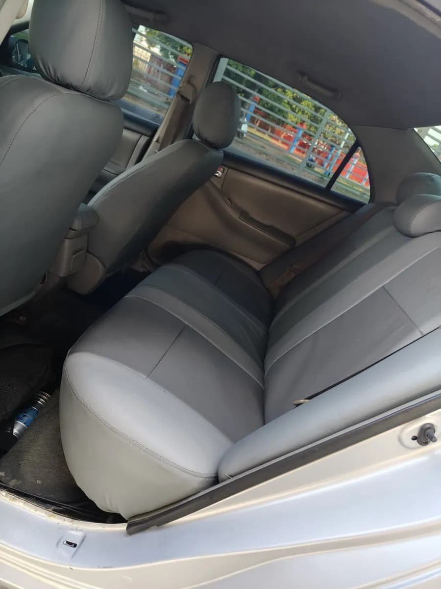 Toyota Corolla 2008 automático Plateado