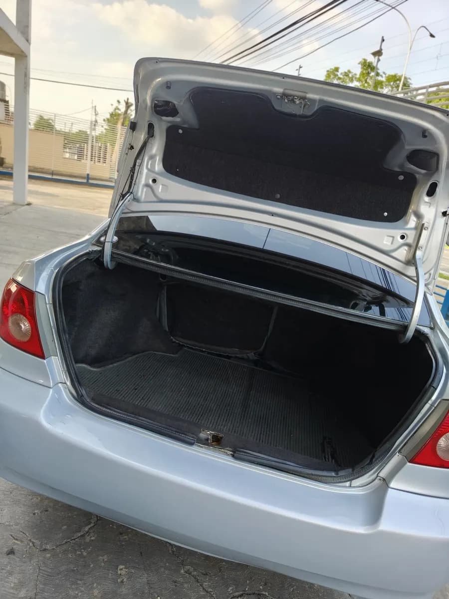 Toyota Corolla 2008 automático Plateado