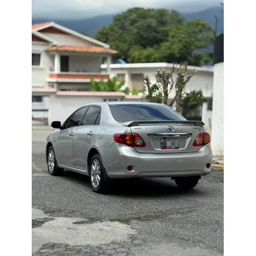 Toyota Corolla GLI 2011 Plateado Caracas