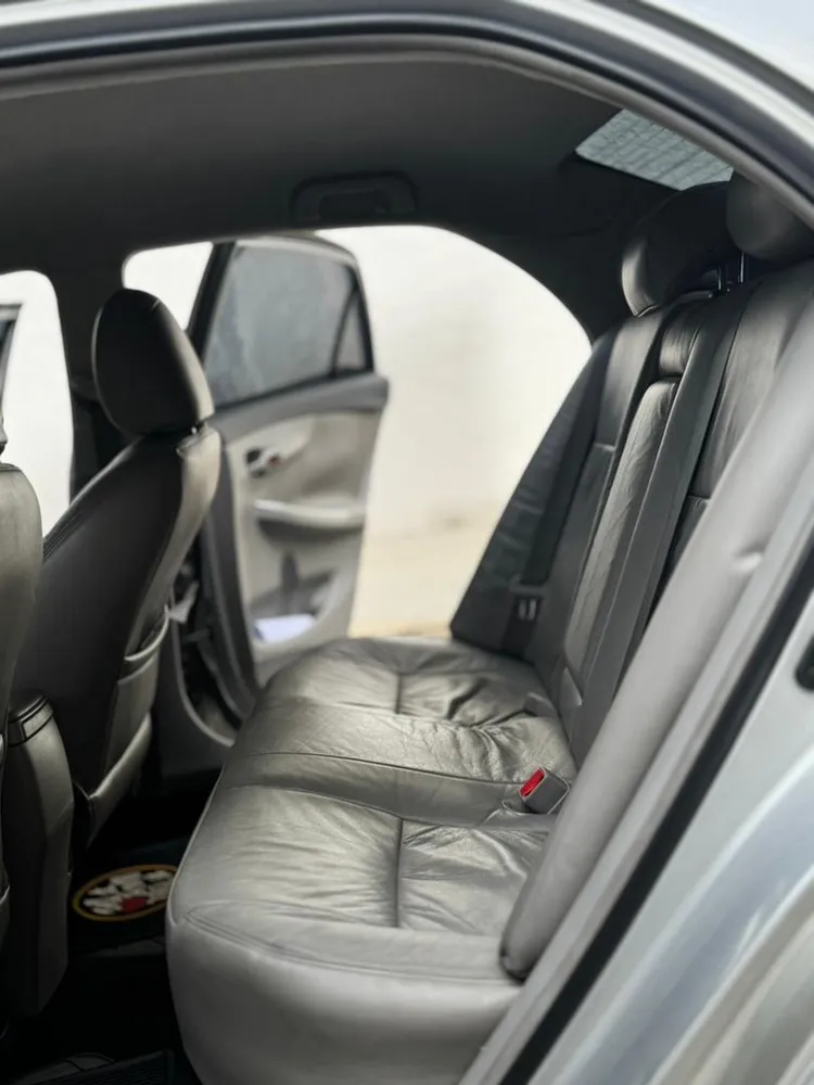 Toyota Corolla GLI 2011 Plateado Caracas