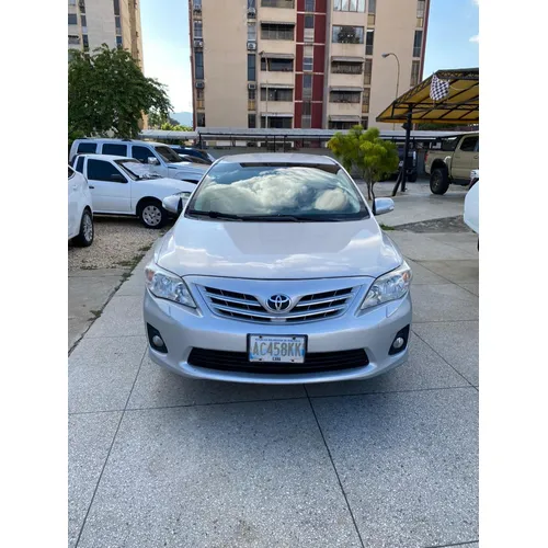 Toyota Corolla GLI 2012 Plateado Valencia
