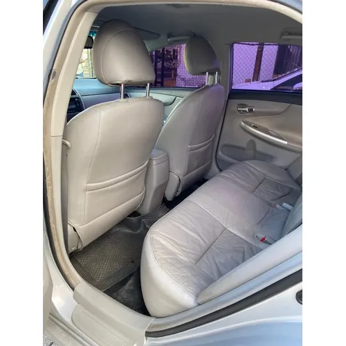 Toyota Corolla GLI 2012 Plateado Valencia