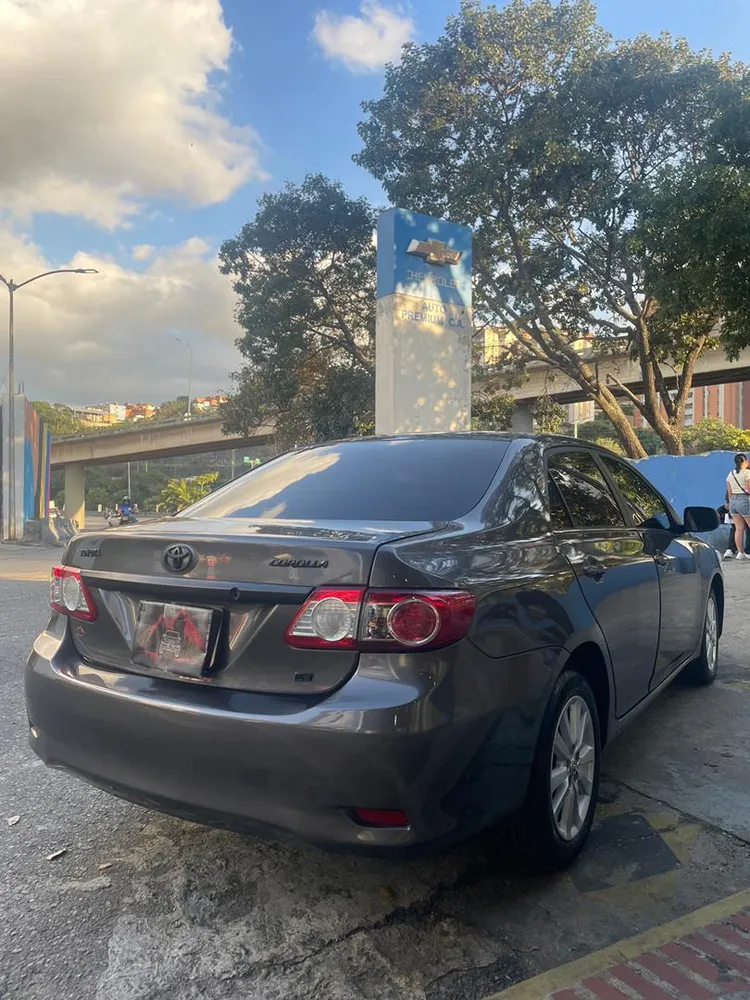 Toyota Corolla 2013 Negro Caracas