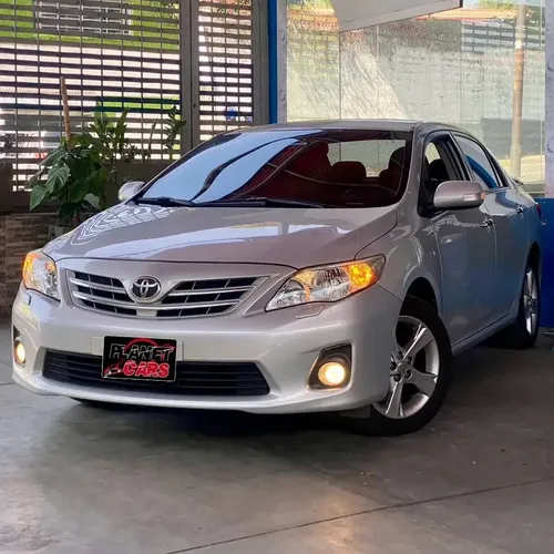 Toyota Corolla GLI 2013 Plateado Caracas