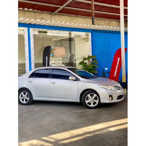 Toyota Corolla GLI 2013 Plateado Caracas