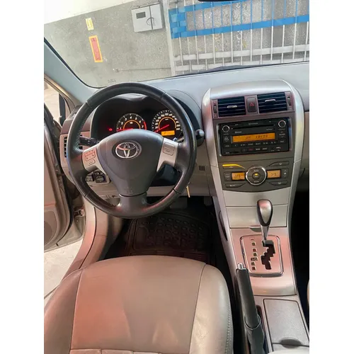 Toyota Corolla GLI 2013 Plateado Caracas