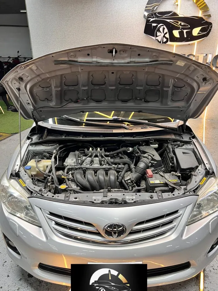Toyota Corolla GLI 2014 Plateado Caracas