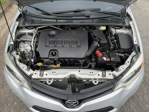 Toyota Corolla 2015 Plateado Caracas