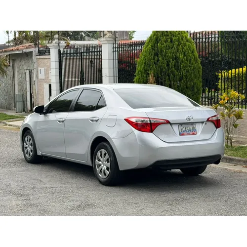 Toyota Corolla 2015 Plateado Caracas