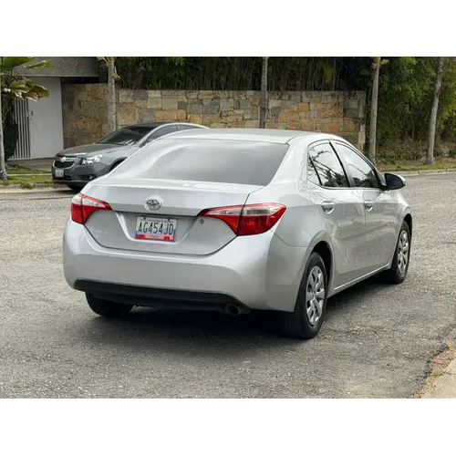 Toyota Corolla 2015 Plateado Caracas