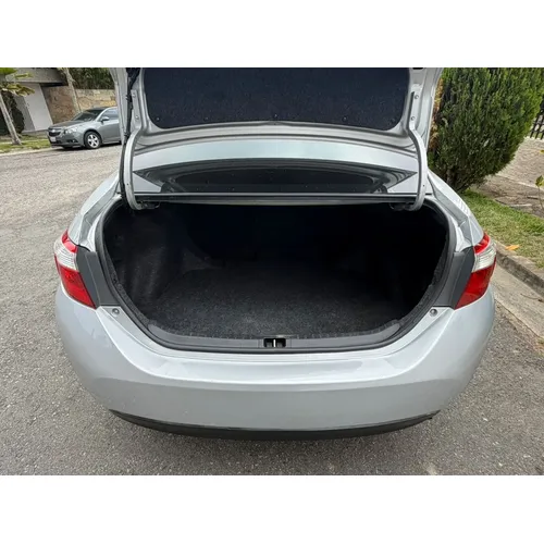 Toyota Corolla 2015 Plateado Caracas