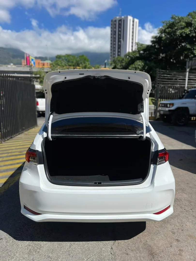Toyota Corolla 2024 1.5 blanco12