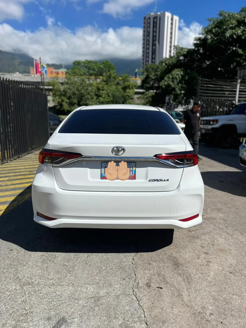 Toyota Corolla 2024 Blanco Caracas