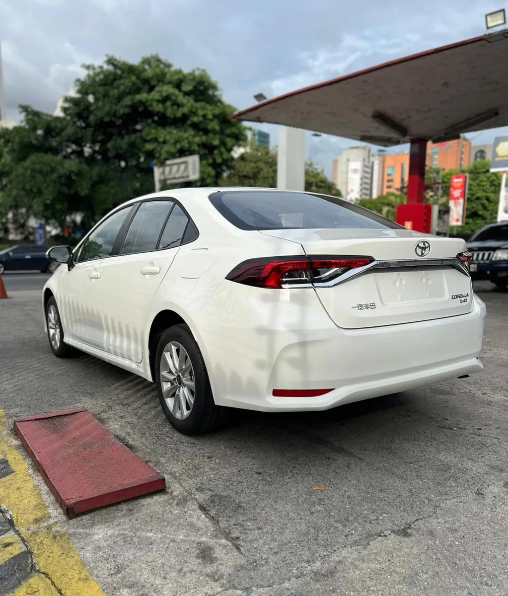 Toyota Corolla levin 2025 Blanco Caracas