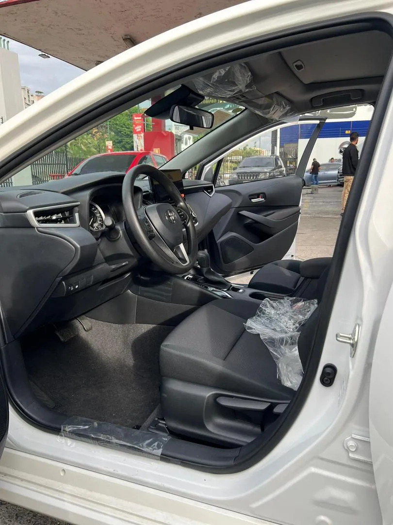 Toyota Corolla 2025 Levin 1.2 Turbo blanco4