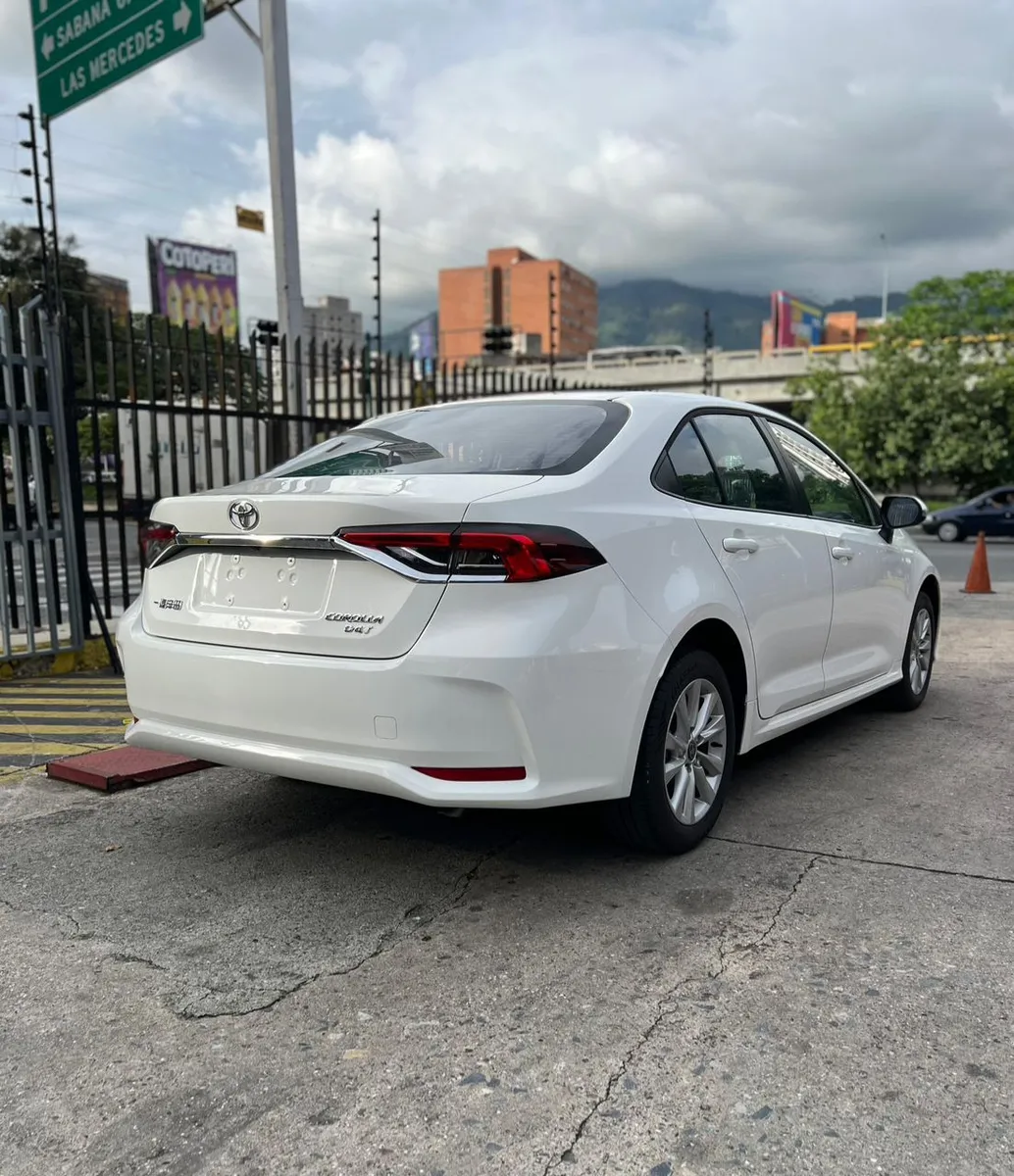 Toyota Corolla levin 2025 Blanco Caracas