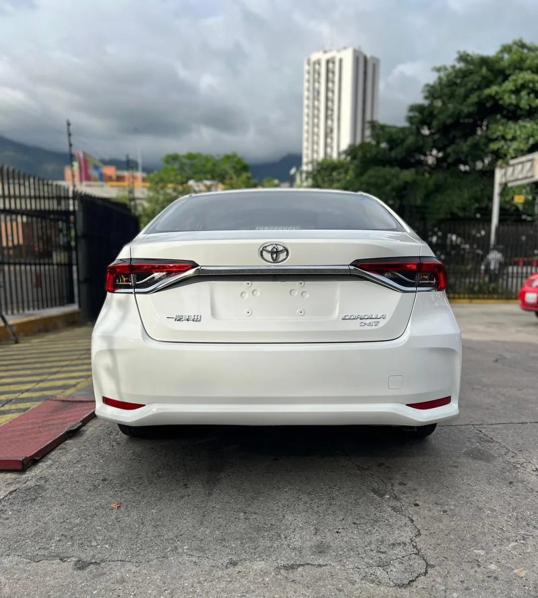 Toyota Corolla levin 2025 Blanco Caracas