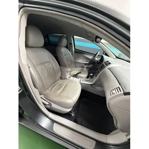 Toyota Corolla GLI 2013 Gris Caracas