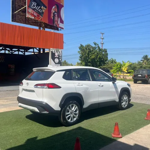 Toyota Corolla Cross 2026 Blanco Lechería