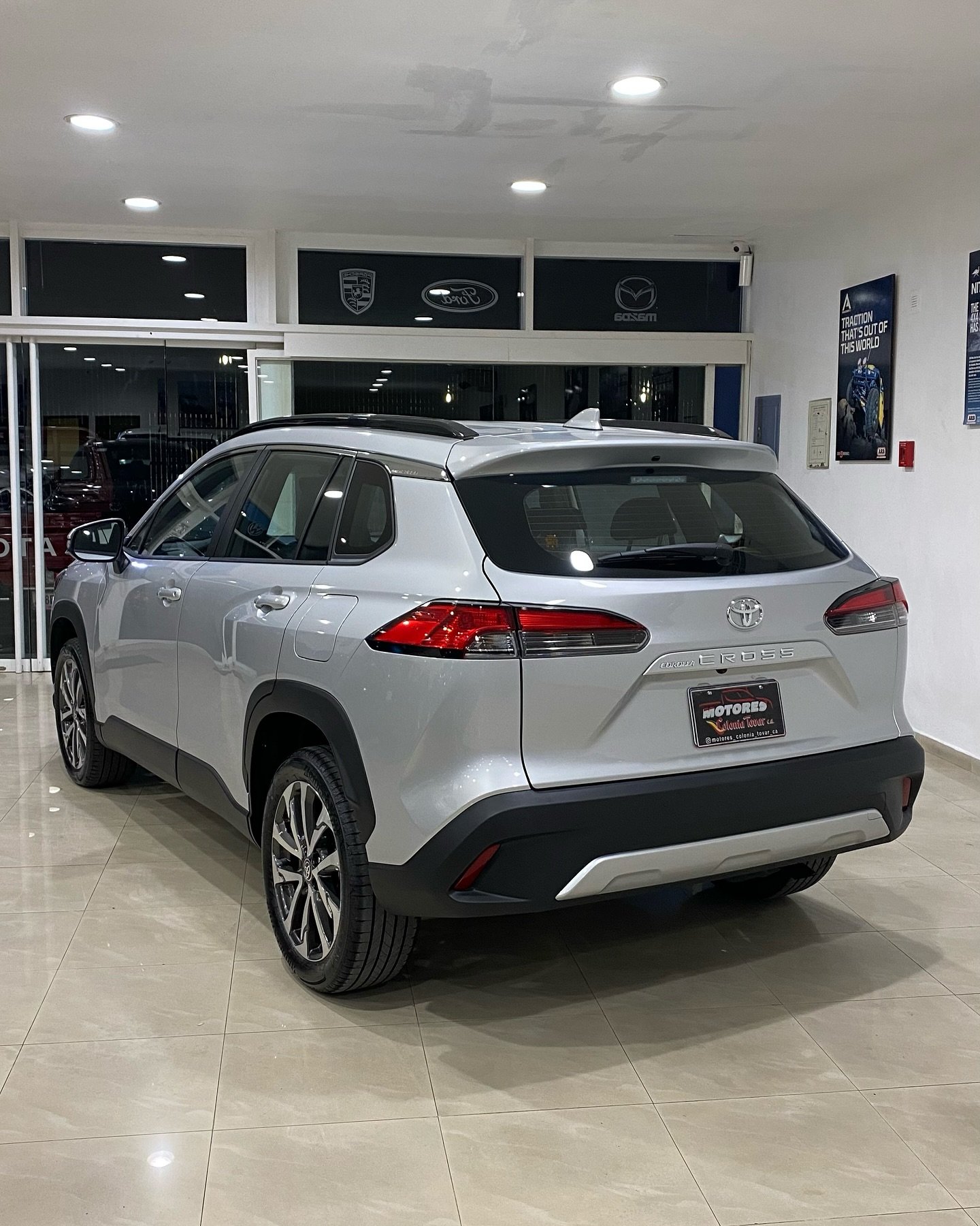 Toyota Corolla Cross 2025 Plata