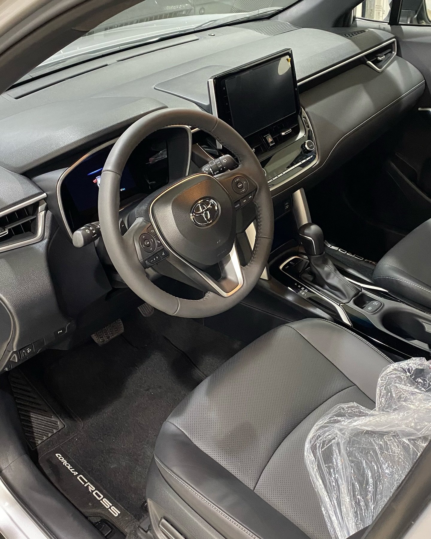 Toyota Corolla Cross 2025 Plata