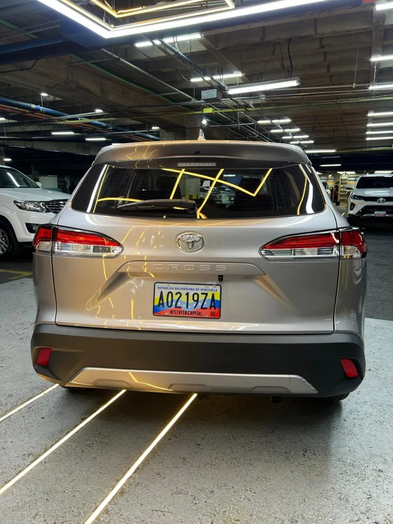 Toyota Corolla Cross 2025 Plateado Caracas